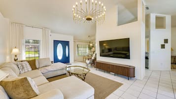 House (3 Bedrooms) | Front of property