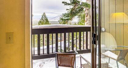 Walk to Ski Lift: Mtn-view Condo in Mammoth Lakes
