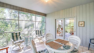 House (3 Bedrooms) | Front of property