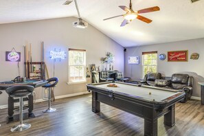 A pool table with two stools, a ceiling fan, and a neon sign reading "Samuel Adams." - Game Room, 20 Mi to Nashville: Smyrna Home (Smyrna)