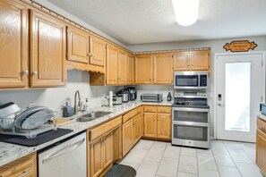 Interior - Game Room, 20 Mi to Nashville: Smyrna Home (Smyrna)