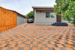 Cottage (3 Bedrooms) | Interior - 10 Mi to Dtwn LA: Cat-friendly Rosemead Cottage (Rosemead)