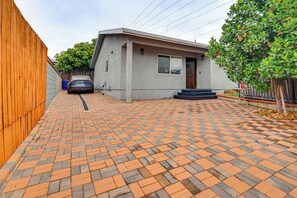 Cottage (3 Bedrooms) | Interior - 10 Mi to Dtwn LA: Cat-friendly Rosemead Cottage (Rosemead)
