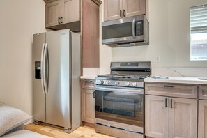 Cottage (3 Bedrooms) | Interior - 10 Mi to Dtwn LA: Cat-friendly Rosemead Cottage (Rosemead)