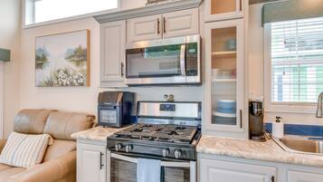 House (1 Bedroom) | Interior