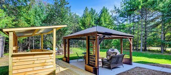 Family Home w/ Hot Tub: 2 Mi to Petenwell Lake!