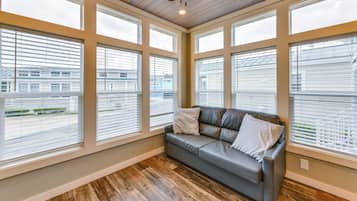 House (1 Bedroom) | Interior