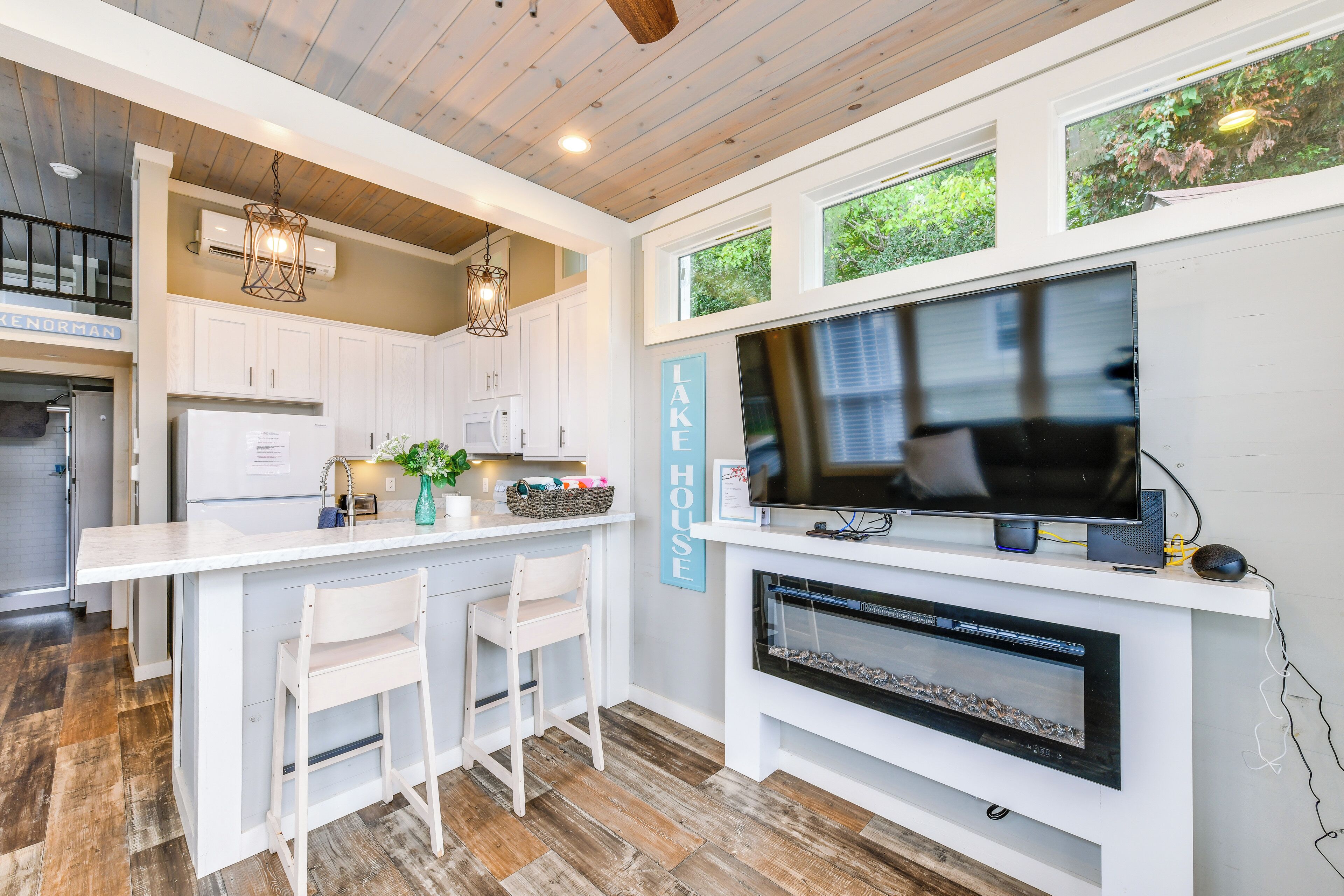 Hus (1 Bedroom) | Eget kjøkken | Mikrobølgeovn, ovn, kokeplater og kjøkkenutstyr