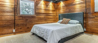 Lake Escape w/ Hot Tub & Docks in Hope!