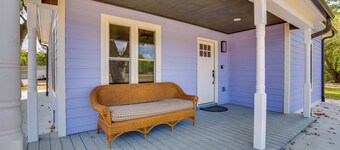 Walk to Winery: Family-friendly Holt Getaway