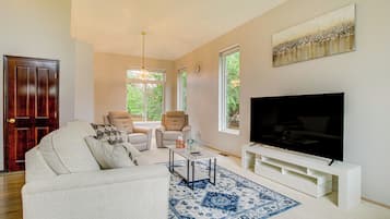 House (5 Bedrooms) | Front of property