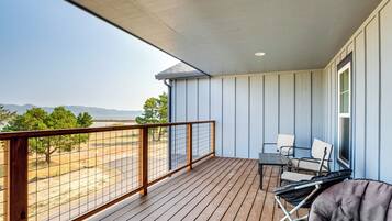 Apartemen (4 Bedrooms) | Bagian depan properti