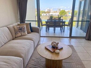 Smart TV - Good Vibes Only on Stanley (Townsville)