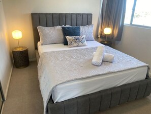 3 chambres, fer et planche à repasser, Wi-Fi gratuit, draps fournis