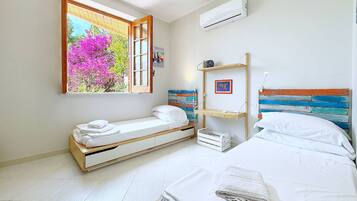 Basic Apartment, Sea View | 2 bedrooms, individually decorated, individually furnished, free WiFi