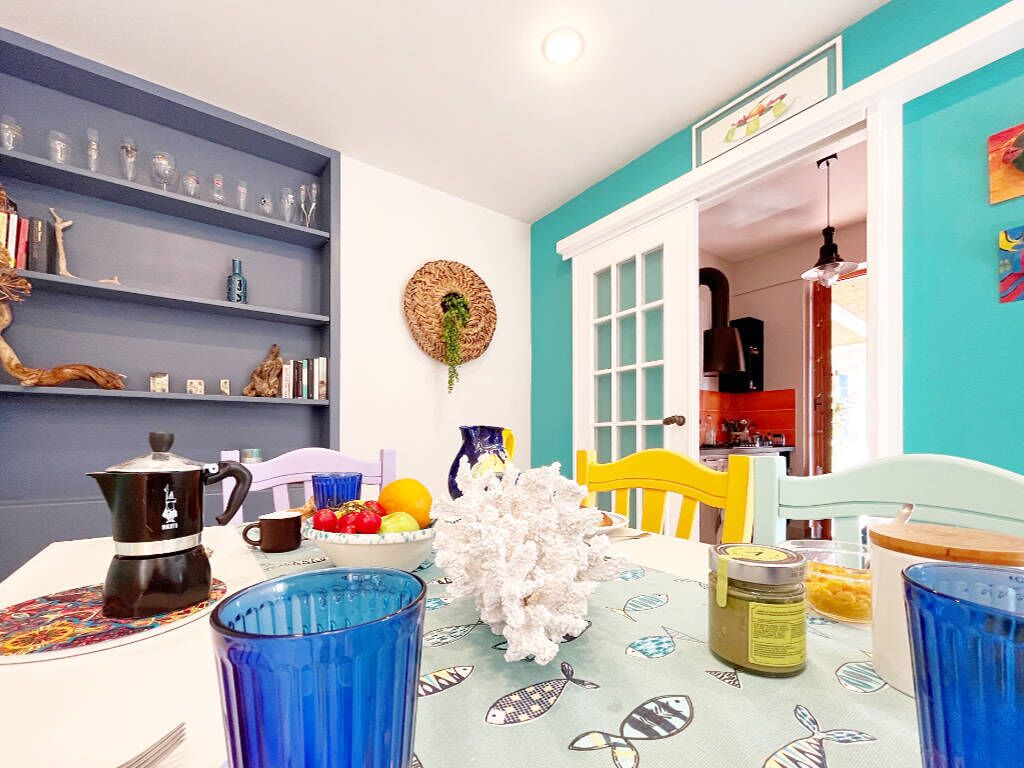 Basic Apartment, Sea View | Dining room