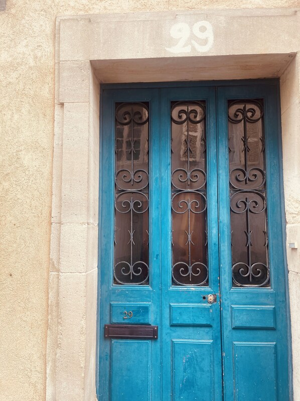 Exterior detail - Room for rent, free breakfast 100 metres from place stanislas (Nancy)