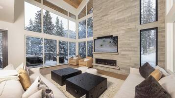 Smart TV, fireplace, table tennis