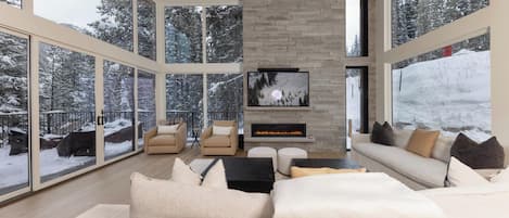 Smart TV, fireplace, table tennis