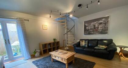 Host & Stay | Studley Knapp