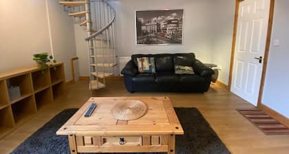 Host & Stay | Studley Knapp