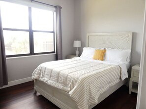 3 slaapkamers, een bureau, een strijkplank/strijkijzer, gratis wifi