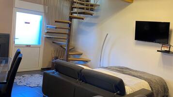 2 slaapkamers, een strijkplank/strijkijzer, reisbedje, wifi