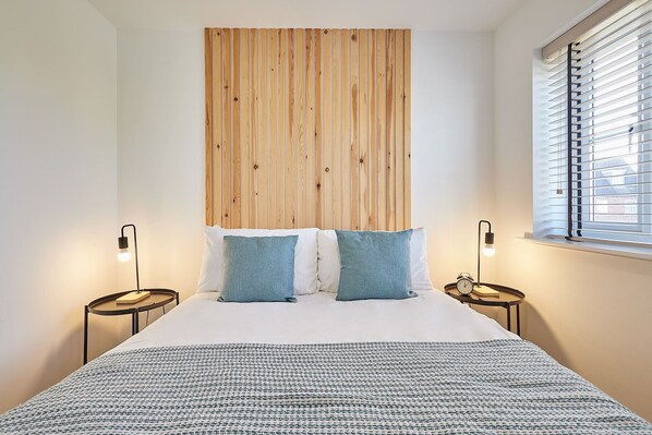 3 slaapkamers, een strijkplank/strijkijzer, wifi, beddengoed