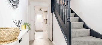 Host & Stay | Davies Close