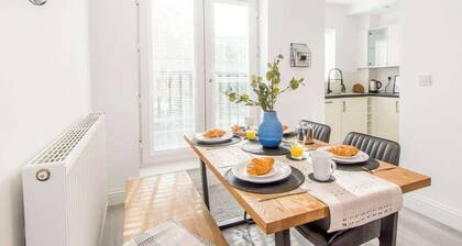 Host & Stay | Davies Close