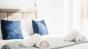 3 bedrooms, iron/ironing board, WiFi, bed sheets