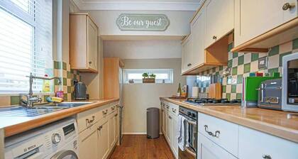 Host & Stay | Newington Road