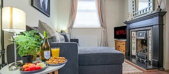 Host & Stay | Newington Road