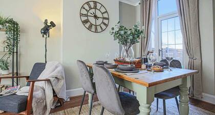 Host & Stay | Newington Road