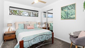 4 bedrooms, WiFi, bed sheets