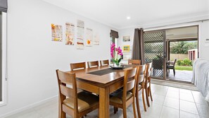 Dining - Just Chillin, the ultimate retreat nestled in the serene seaside town of Shoalhaven Heads (Shoalhaven Heads)