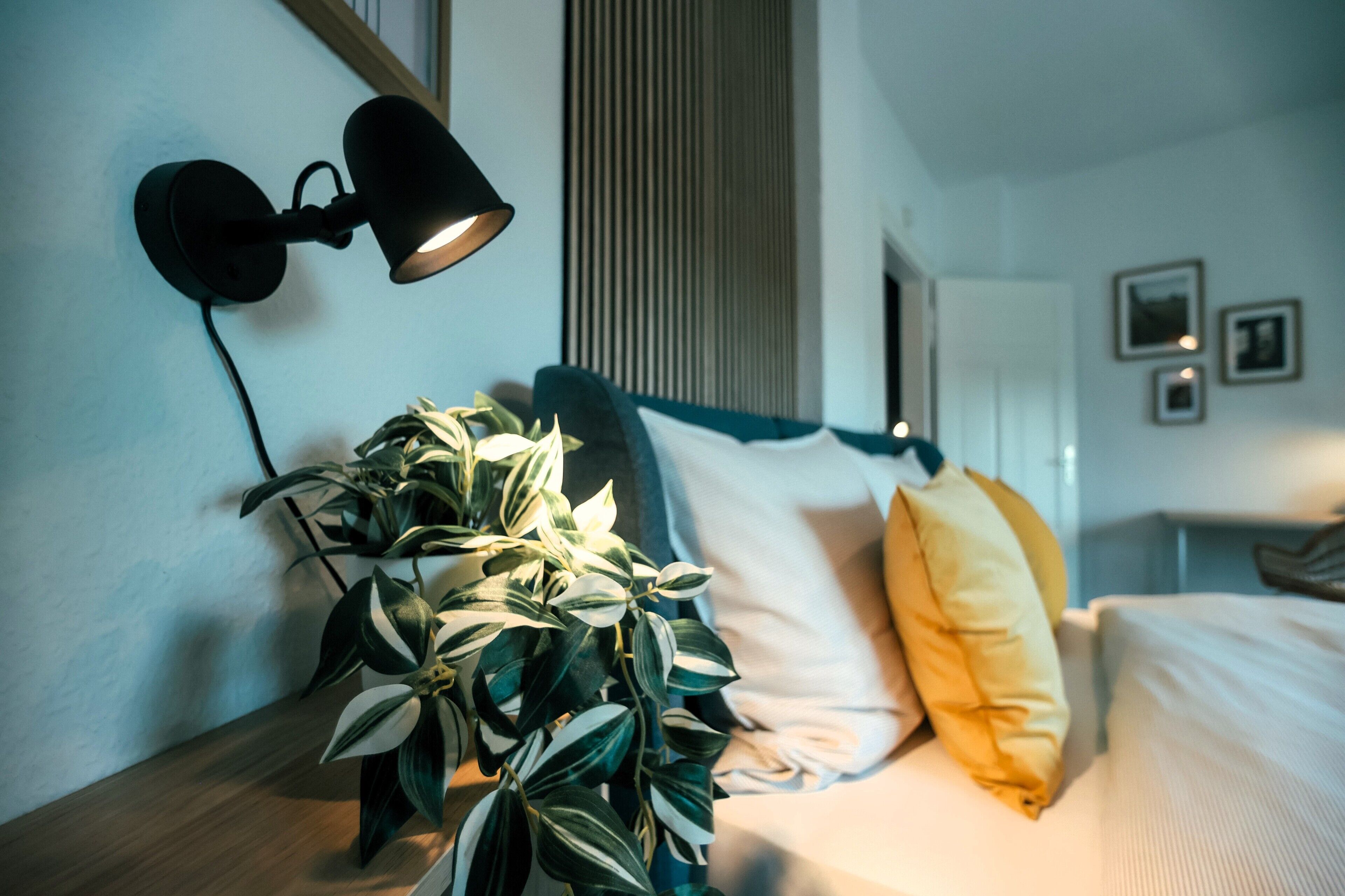 2 bedrooms, desk, travel cot, WiFi