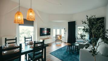 Smart TV, video games