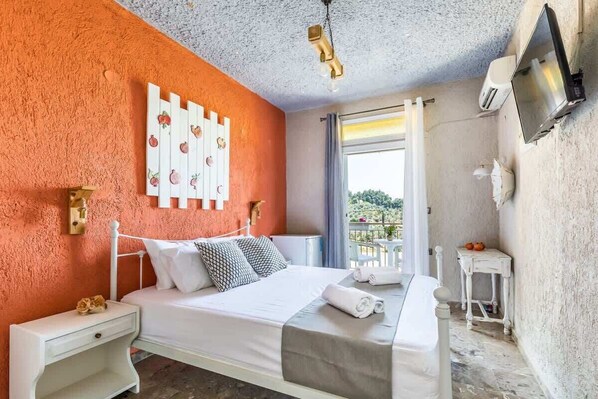 1 chambre, lit parapluie, Wi-Fi, draps fournis