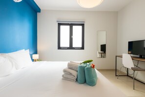 2 habitaciones, tabla de planchar con plancha, wifi y ropa de cama 