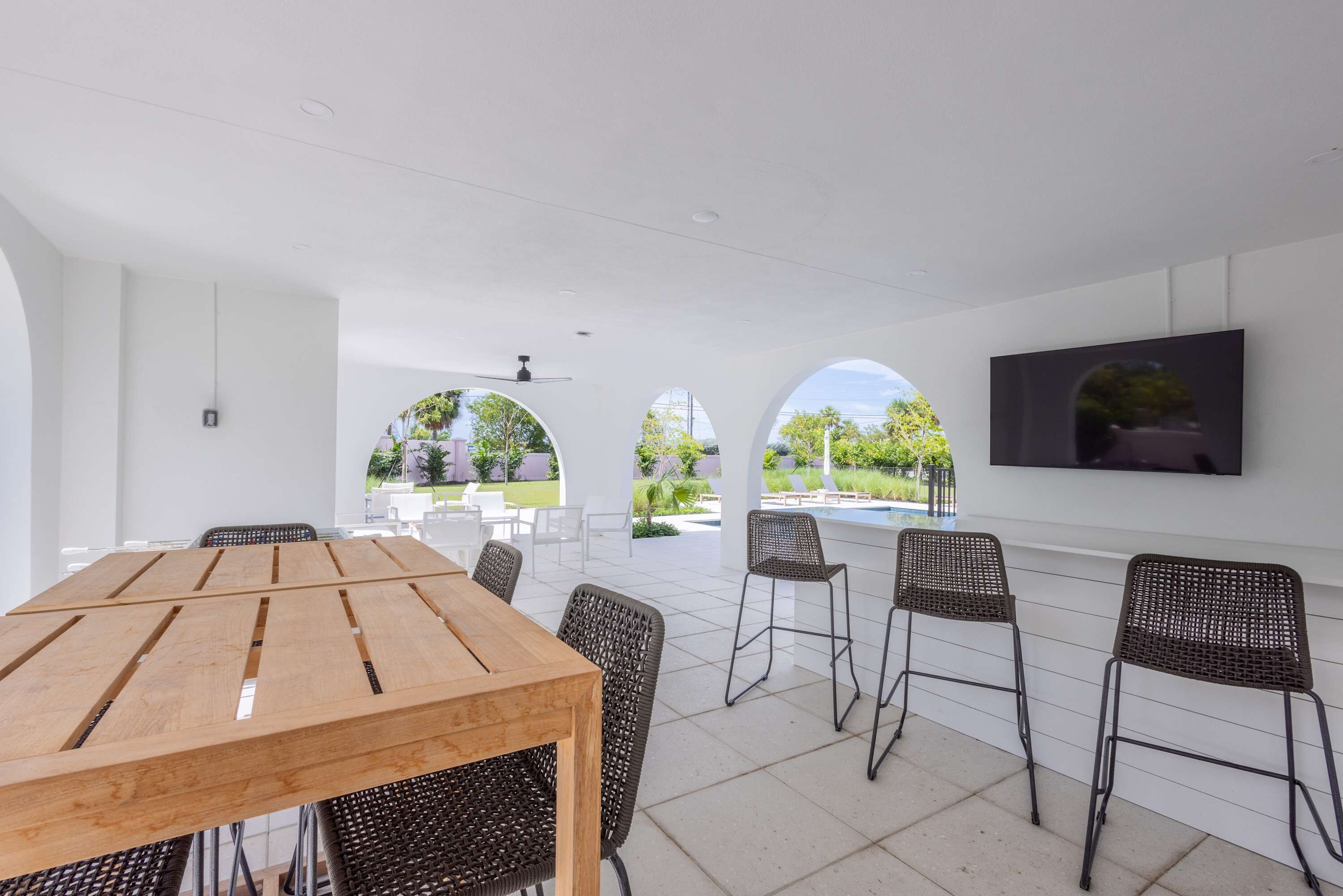 Outdoor dining