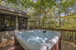 مغطس سبا خارجي