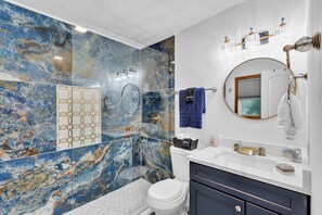 Towels, shampoo - Relaxing Home Near St. Augustine Attractions 4 Bedroom Residence (St. Augustine)