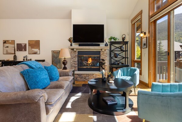 聯排別墅, 3 間臥室 | 起居區 | 智慧型電視