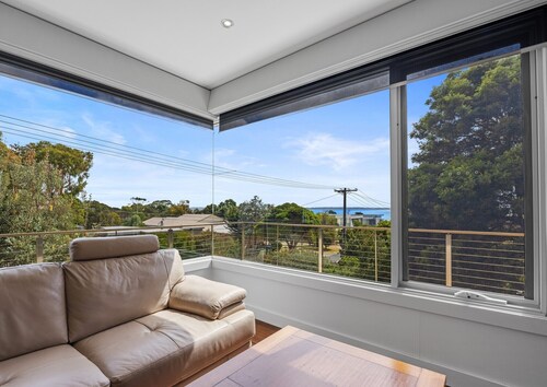 Langard close to Beach water views