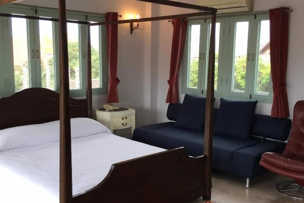 Signature Top-Floor Mountain View Balcony Room