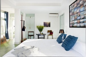 Deluxe Double Room, Balcony | Desk, laptop workspace, blackout drapes, free WiFi