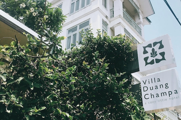 Desk, laptop workspace, blackout drapes, free WiFi