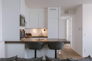 Apartament | 2 dormitoris, escriptori i Internet