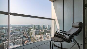 Apartment | 2 bedrooms, desk, Internet